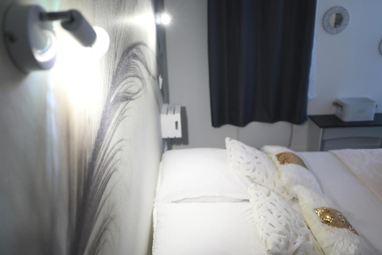 * Les Suites Aux Etoiles * Clermont-Ferrand Bagian luar foto